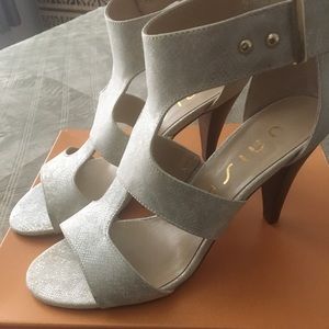 Unisa Uneavvi Light Natural Healed Sandals